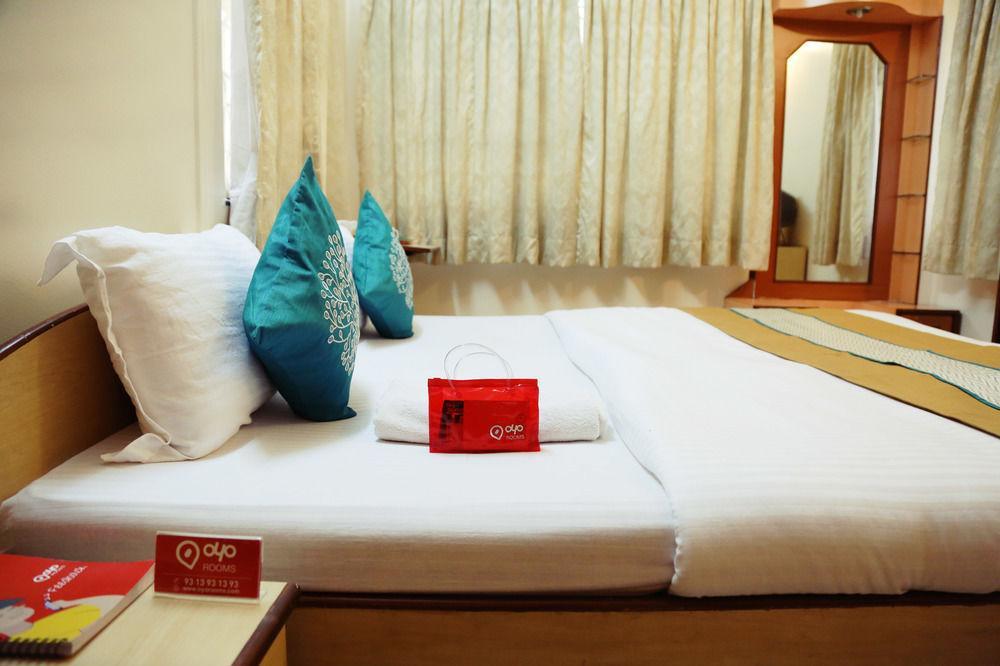 Oyo 946 Royce Studio Apartments Пюн Екстериор снимка